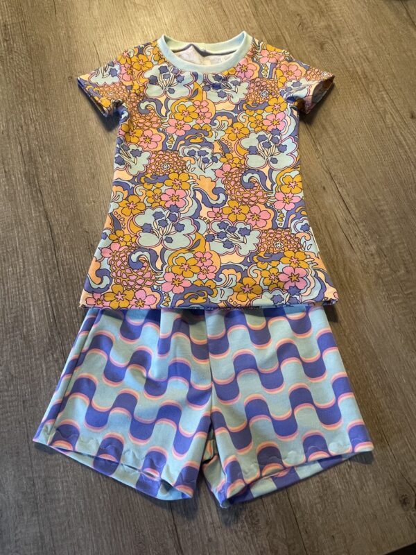 Tshirt Bloemen maat 98