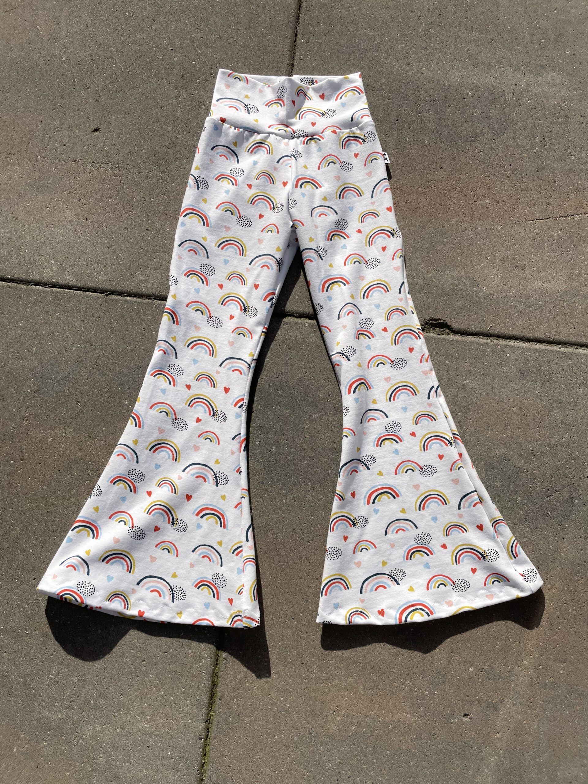 Flared broek Regenbogen! Maat 104