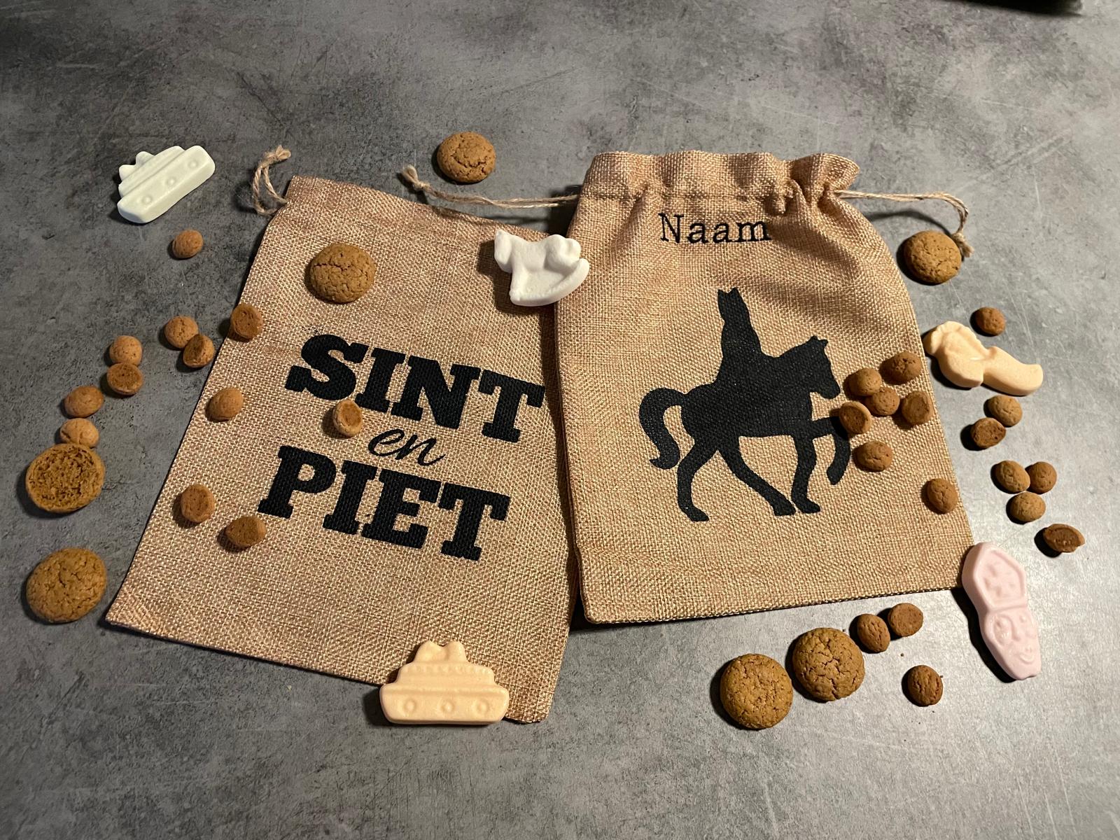 Pepernoten- of cadeauzakje met naam!